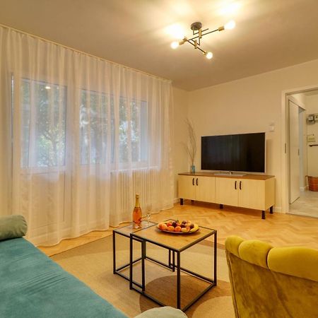 Quito Apartment - Stylish & Quiet بوخارست المظهر الخارجي الصورة