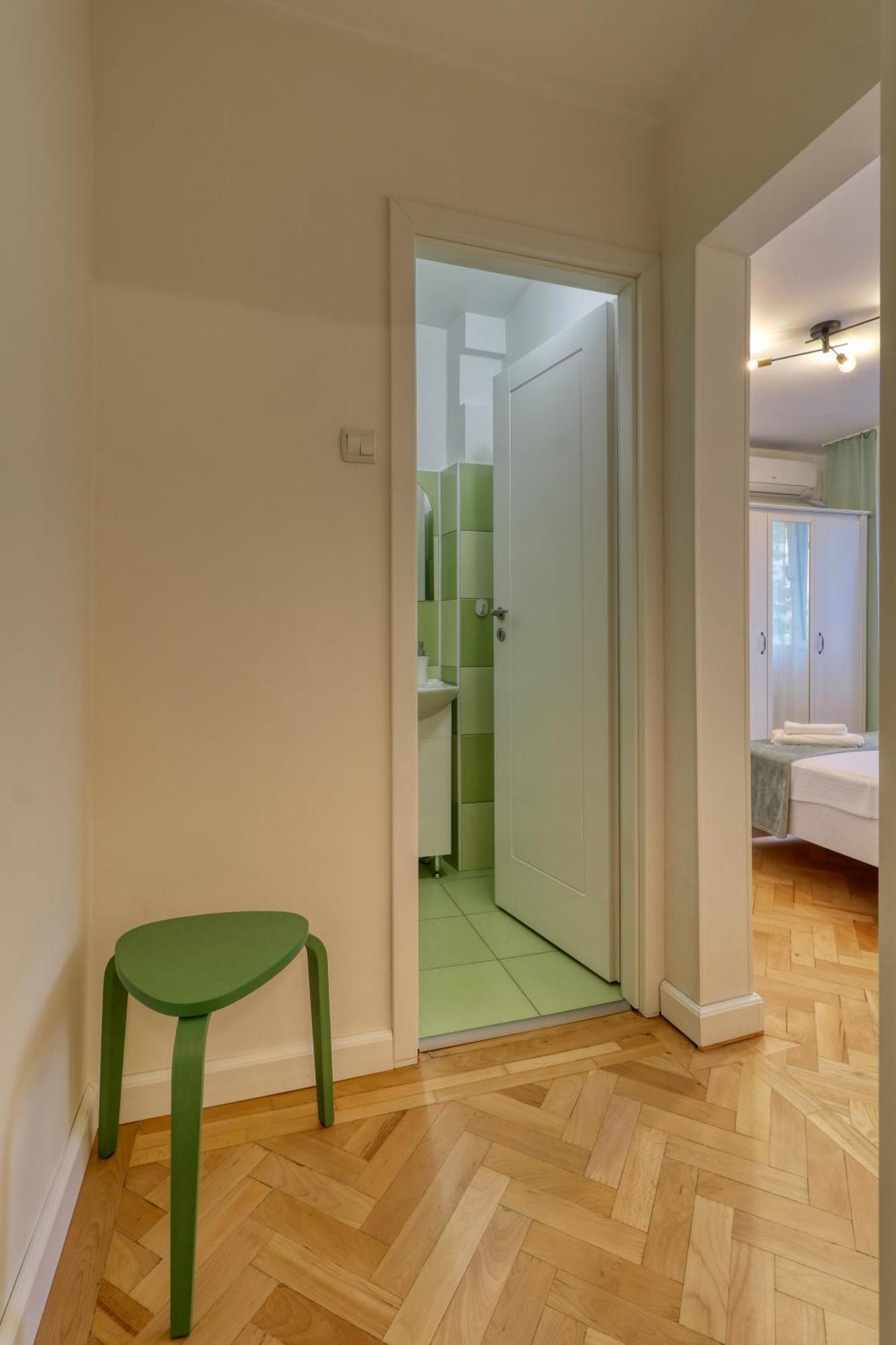 Quito Apartment - Stylish & Quiet بوخارست المظهر الخارجي الصورة