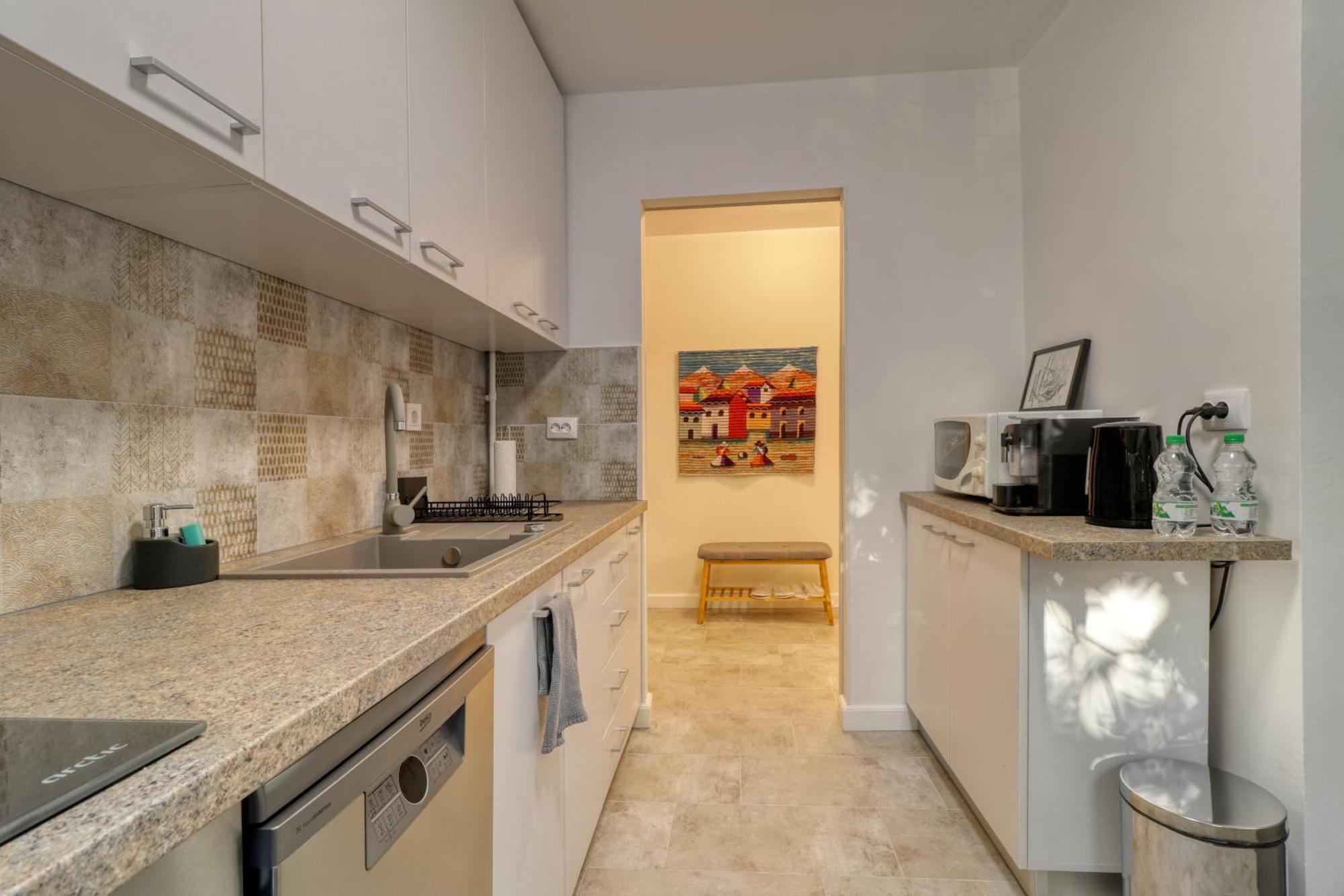 Quito Apartment - Stylish & Quiet بوخارست المظهر الخارجي الصورة