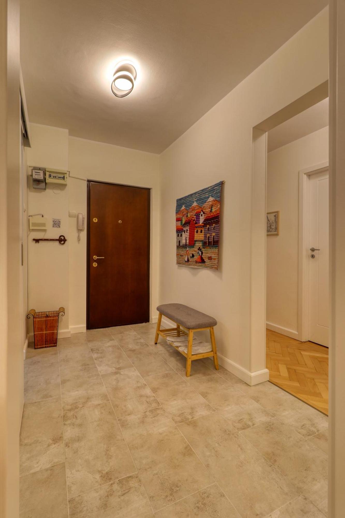 Quito Apartment - Stylish & Quiet بوخارست المظهر الخارجي الصورة