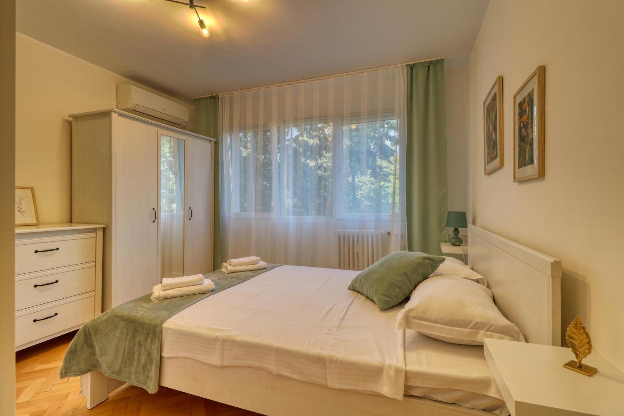 Quito Apartment - Stylish & Quiet بوخارست المظهر الخارجي الصورة